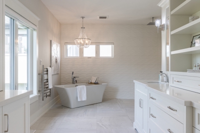 Designs by Santy :: Timber Estate Ensuite with vanity, soaker and chandelier