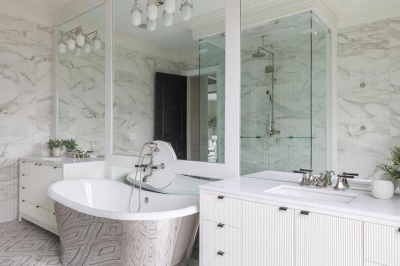 Designs by Santy :: Old Town Elegance Ensuite with soaker tub and tile